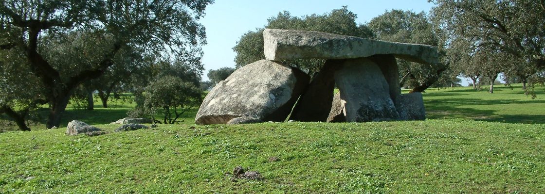 «Memórias Arqueológicas» partilham trabalho de Georg e Vera Leisner: conjunto megalítico do ...