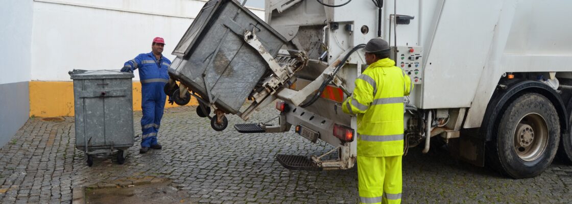 Lavagem e desinfeção dos contentores de lixo do concelho
