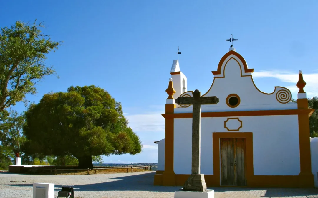 Igreja de São Saturnino e Aroeira